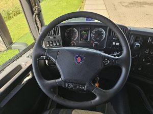 Wyposażenie specjalne wnętrza — Scania G420 CG19 ADBLUE z 2012 roku
