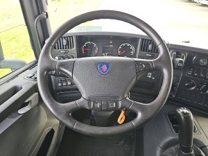 Wyposażenie specjalne wnętrza, ujęcie 3 — Scania P280 6x2*4 z 2010 roku