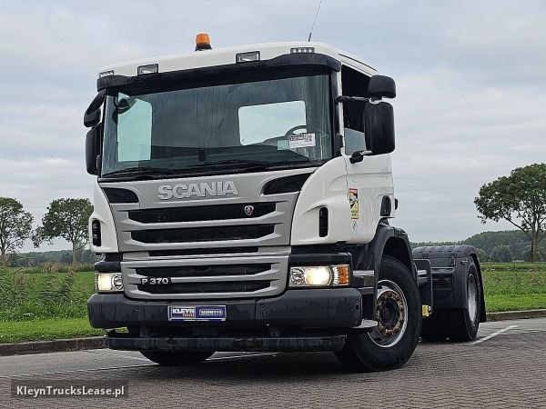 Scania P370 z 2017 roku, ciągnik siodłowy z zagranicy — przód pojazdu