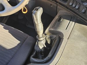 Wyposażenie specjalne wnętrza, ujęcie 2 — Scania P380 MANUAL HYDRAULICS z 2006 roku