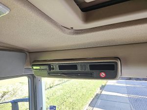 Wyposażenie specjalne wnętrza — Scania P380 MANUAL HYDRAULICS z 2006 roku