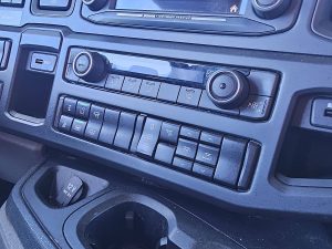 Wyposażenie specjalne wnętrza, ujęcie 4 — Scania P420 z 2023 roku