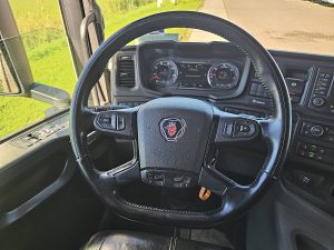 Wyposażenie specjalne wnętrza, ujęcie 2 — Scania P420 z 2023 roku