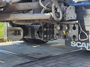Hak holowniczy — Scania P420 z 2023 roku