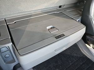 Wyposażenie specjalne wnętrza — Scania P420 z 2023 roku