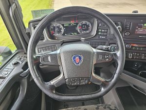 Wyposażenie specjalne wnętrza, ujęcie 3 — Scania R450 6x2*4 z 2020 roku