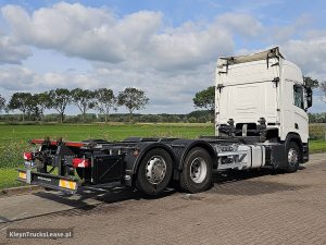 Strona pasażera z tyłu — Scania R450 6x2*4 z 2020 roku