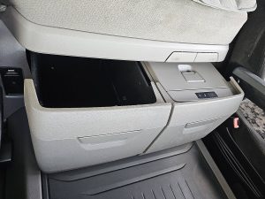 Wyposażenie specjalne wnętrza — Scania R450 6x2*4 z 2020 roku