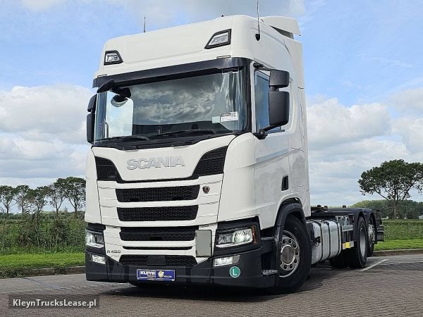 Scania R450 6x2*4 z 2020 roku, system BDF z zagranicy — przód pojazdu
