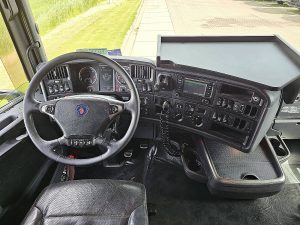 Deska rozdzielcza i stanowisko kierowcy — Scania R580 TL,bogie,durabright z 2016 roku