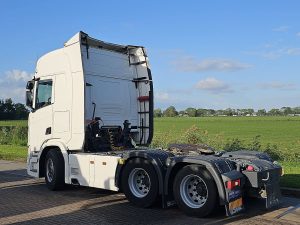 Strona kierowcy z tyłu — Scania R650 6X2 V8 RETARDER PTO z 2019 roku