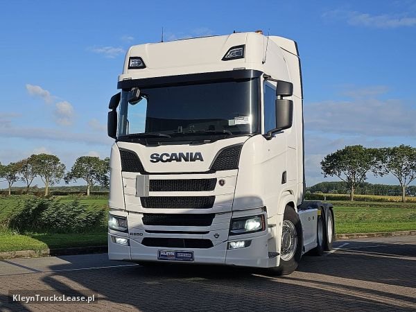Scania R650 6X2 V8 RETARDER PTO z 2019 roku, ciągnik siodłowy z zagranicy — przód pojazdu