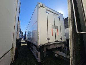 Strona kierowcy z tyłu — Schuh ASZ18008 z 2018 roku