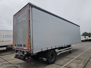 Strona pasażera z tyłu — System Trailers PS10 CITY NEW CURTAINS z 2013 roku