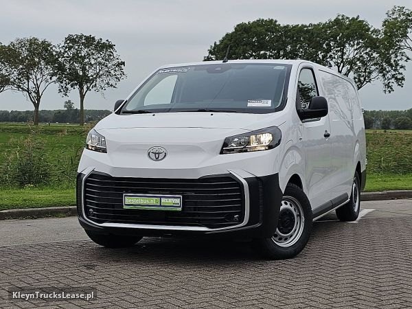 Toyota PRO-ACE ELECTRIC snellaad 345km wltp z 2026 roku, blaszak z zagranicy — przód pojazdu
