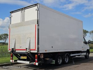 Przód pojazdu — Veldhuizen P37-4 z 2013 roku