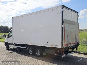 Strona pasażera z przodu — Veldhuizen P37-4 z 2013 roku