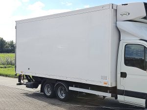 Strona kierowcy z tyłu — Veldhuizen P37-4 z 2013 roku
