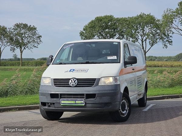 Volkswagen 1,9 z 2008 roku, blaszak z zagranicy — przód pojazdu