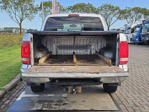 Przestrzeń ładunkowa — Volkswagen AMAROK 2.0 TDI z 2015 roku