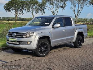 Strona kierowcy z przodu — Volkswagen AMAROK 2.0 TDI z 2015 roku