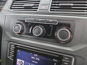 Wyposażenie specjalne wnętrza — Volkswagen CADDY 2.0 102Pk Automaat Navi! z 2020 roku
