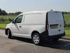 Strona kierowcy z tyłu — Volkswagen CADDY 2.0 L1 Automaat Navi NAP z 2021 roku