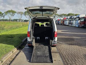 Przestrzeń ładunkowa — Volkswagen CADDY 2.0 L2 Maxi 5P 2x Schuif z 2017 roku
