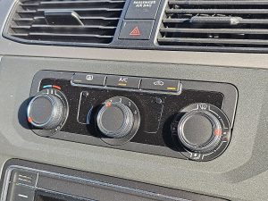 Wyposażenie specjalne wnętrza — Volkswagen CADDY 2.0 L2 Maxi 5P 2x Schuif z 2017 roku
