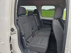 Rzędy siedzeń i ścianka działowa — Volkswagen CADDY 2.0 L2 Maxi 5P 2x Schuif z 2018 roku