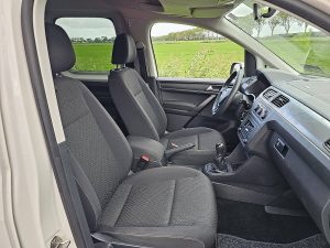 Wnętrze kabiny — Volkswagen CADDY 2.0 L2 Maxi 5P 2x Schuif z 2018 roku