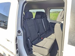 Rzędy siedzeń i ścianka działowa — Volkswagen CADDY 2.0 L2 Maxi 5P 2x Schuif z 2019 roku