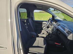 Wnętrze kabiny — Volkswagen CADDY 2.0 L2 Maxi 5P 2x Schuif z 2019 roku