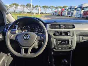 Deska rozdzielcza i stanowisko kierowcy — Volkswagen CADDY 2.0 L2 Maxi 5P 2x Schuif z 2019 roku