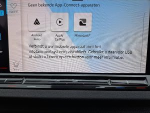 Ekran z Apple CarPlay — Volkswagen CADDY 2.0 TDI CARGO Automaat z 2021 roku