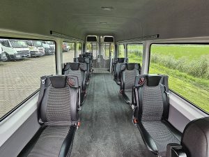 Rzędy siedzeń i ścianka działowa — Volkswagen CRAFTER 2.0 L3H2 9 Pers Rolstoel z 2016 roku
