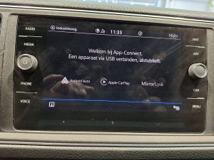 Ekran z Apple CarPlay — Volkswagen CRAFTER 2.0 L4H3 4Motion LED DSG z 2021 roku