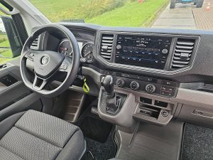 Deska rozdzielcza i stanowisko kierowcy — Volkswagen CRAFTER 2.0 L4H3 4Motion LED DSG z 2021 roku