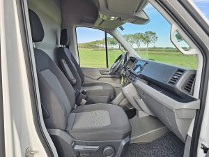 Wnętrze kabiny — Volkswagen CRAFTER 2.0 L4H3 Automaat LED z 2022 roku
