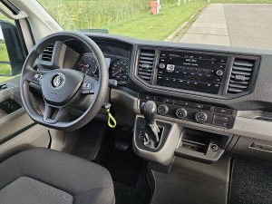 Deska rozdzielcza i stanowisko kierowcy — Volkswagen CRAFTER 2.0 L4H3 Automaat LED z 2022 roku