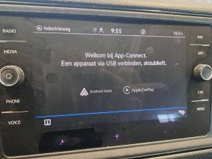 Ekran z Apple CarPlay — Volkswagen CRAFTER 35 2.0 DUB.Cab Open-Laadbak z 2024 roku