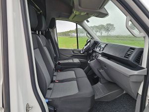 Wnętrze kabiny — Volkswagen CRAFTER 35 2.0 L3H3 LED Automaat AC z 2023 roku