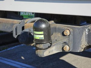 Hak holowniczy — Volkswagen CRAFTER 35 2.0 L4 Dub-Cab Trekhaak z 2020 roku