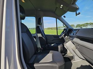 Wnętrze kabiny — Volkswagen CRAFTER 35 2.0 L4 Dub-Cab Trekhaak z 2020 roku