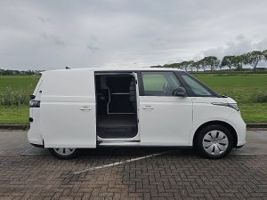 Drzwi boczne przestrzeni ładunkowej — Volkswagen ID.BUZZ CARGO wltp 424 kms z 2023 roku