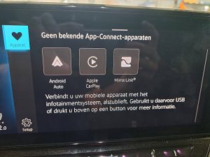 Ekran z Apple CarPlay — Volkswagen ID.BUZZ CARGO wltp 424 kms z 2023 roku