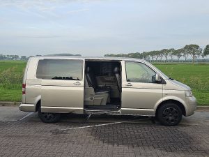 Drzwi boczne przestrzeni ładunkowej — Volkswagen T5 z 2009 roku
