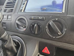 Wyposażenie specjalne wnętrza — Volkswagen T5 z 2009 roku