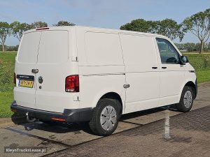 Strona pasażera z tyłu — Volkswagen TRANSPORTER 2.0 TDI 150 DSG AUT. L1H1 z 2021 roku