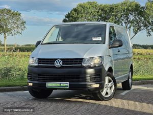 Przód pojazdu — Volkswagen TRANSPORTER 2.0 TDI z 2017 roku
